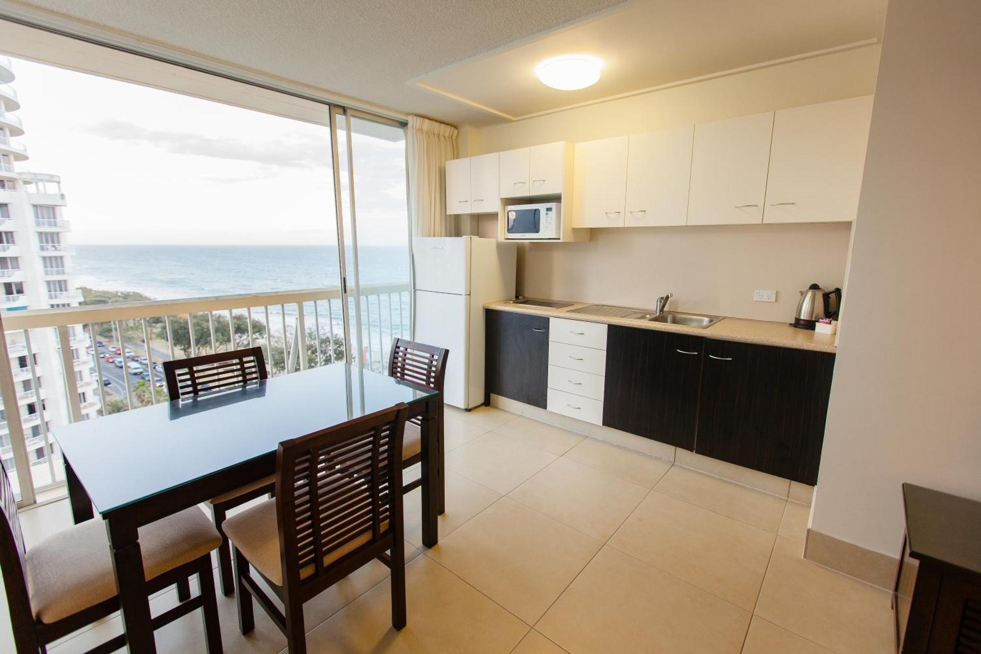 Chateau Beachside Resort Гоулд Коуст Стая снимка