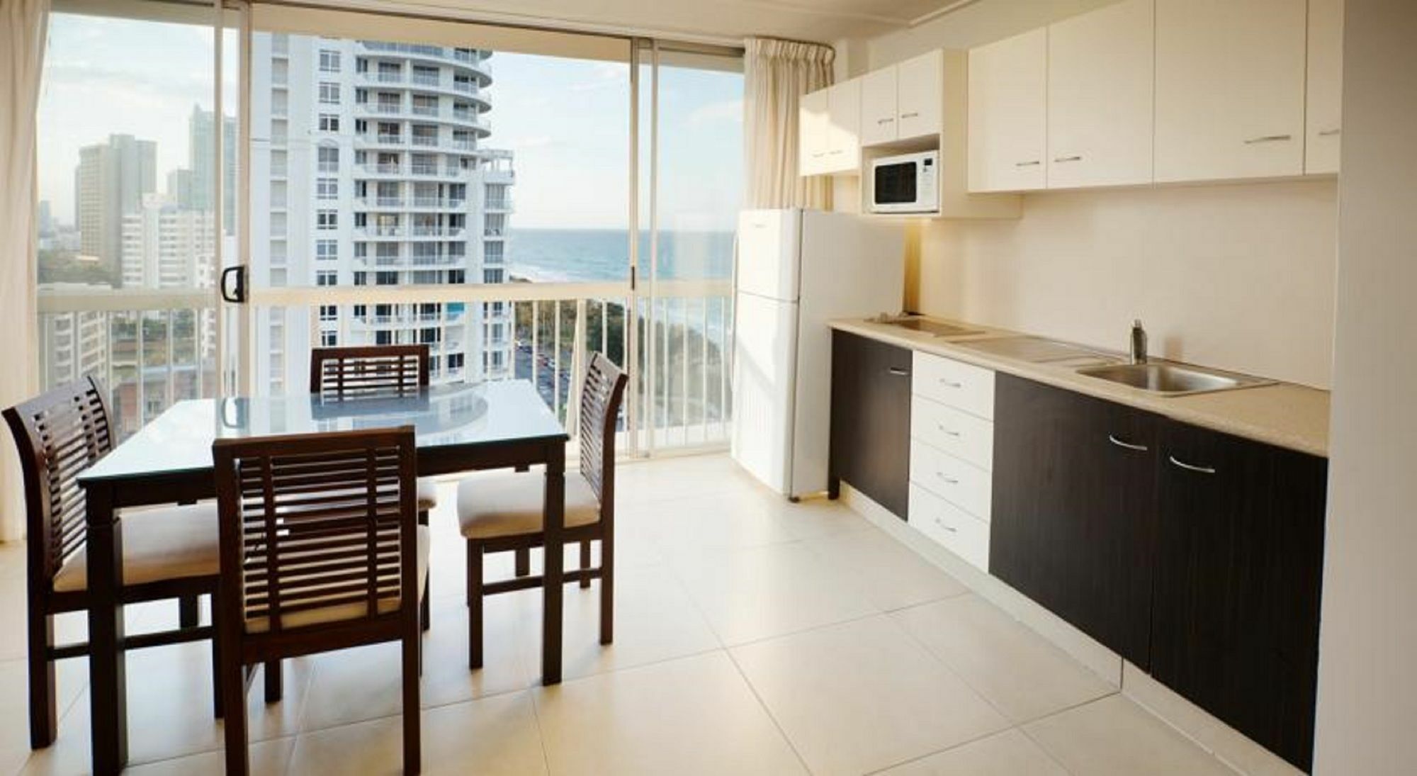 Chateau Beachside Resort Гоулд Коуст Екстериор снимка