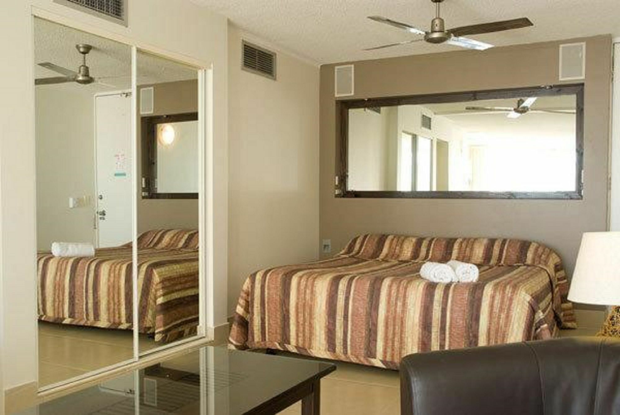 Chateau Beachside Resort Гоулд Коуст Екстериор снимка