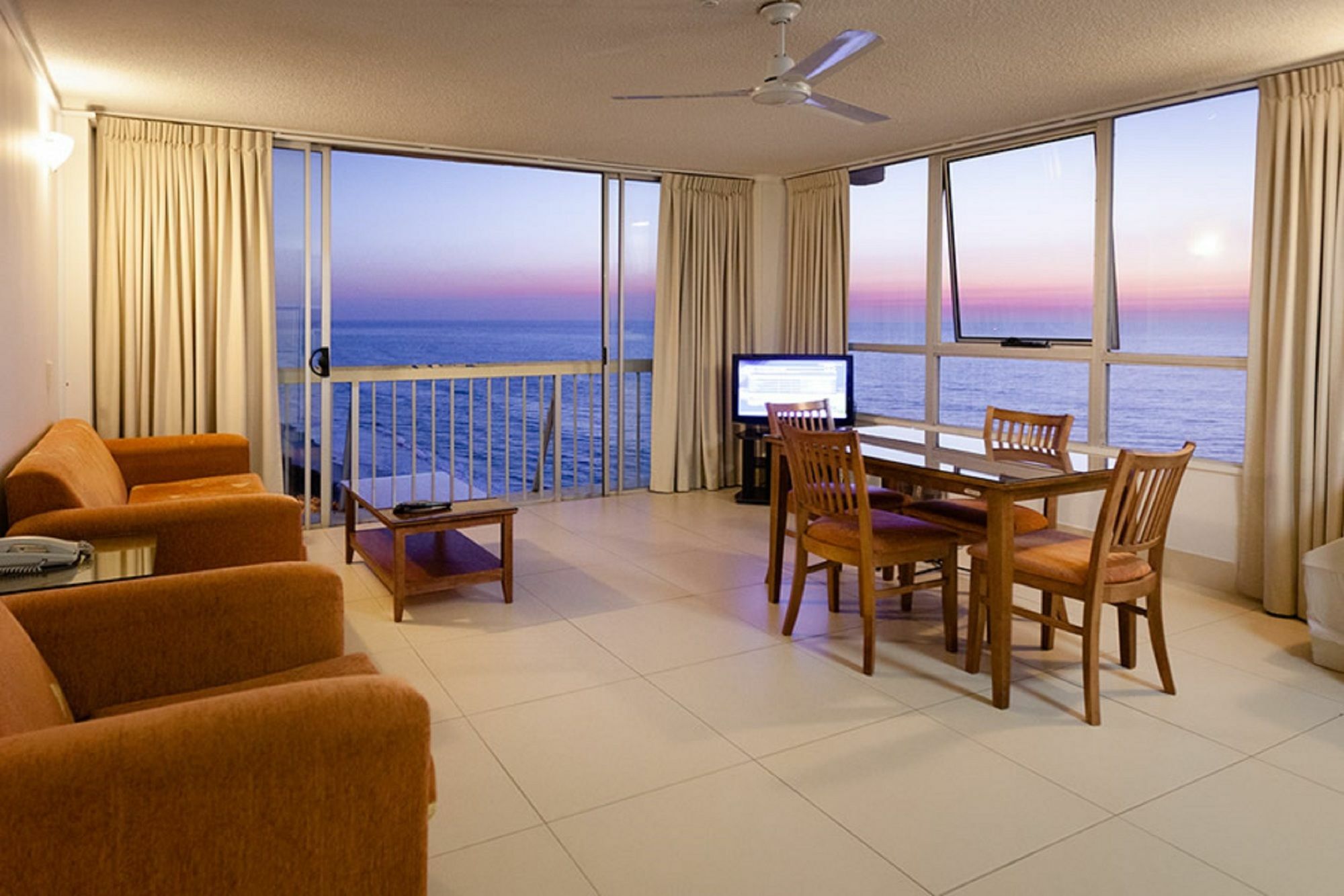 Chateau Beachside Resort Гоулд Коуст Екстериор снимка